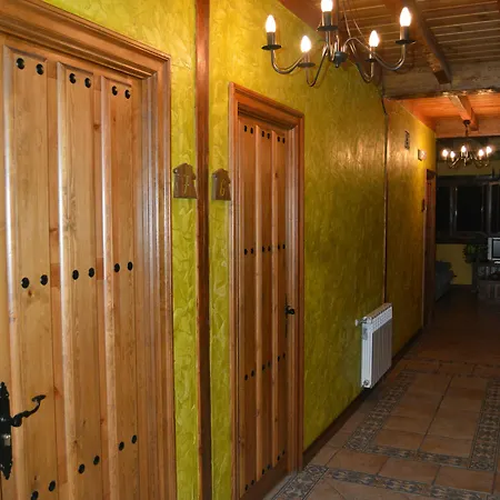 La Vieja Escuela Valles Pasiegos 3*