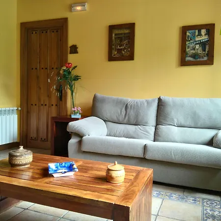 La Vieja Escuela Pensión San Roque de Ríomiera