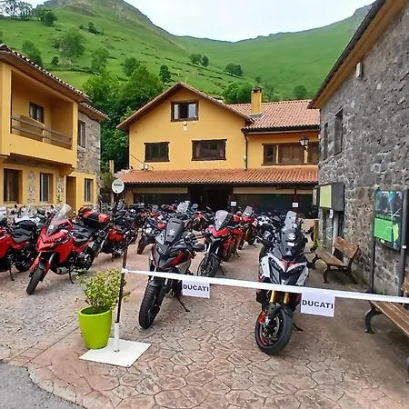 La Vieja Escuela San Roque de Ríomiera