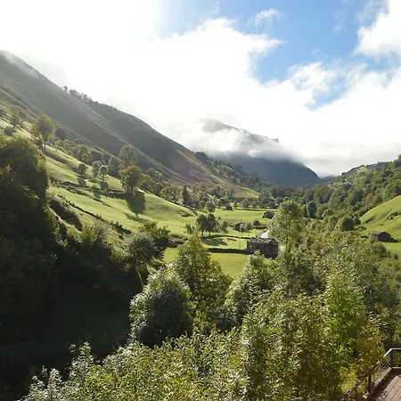 La Vieja Escuela Valles Pasiegos 3* San Roque de Ríomiera
