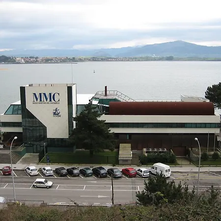La Vieja Escuela Pensión San Roque de Ríomiera