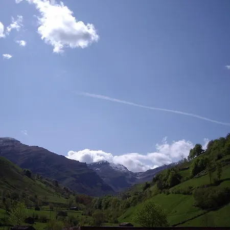 La Vieja Escuela San Roque de Ríomiera
