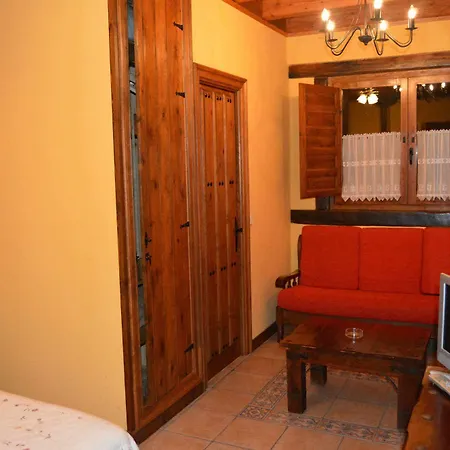 La Vieja Escuela Gasthuis San Roque de Ríomiera