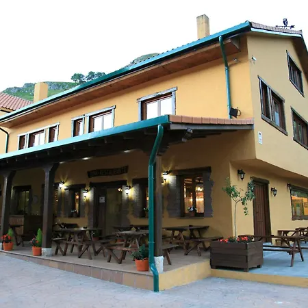 La Vieja Escuela Valles Pasiegos