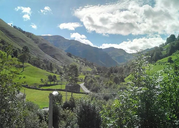 La Vieja Escuela Pensionat San Roque de Ríomiera