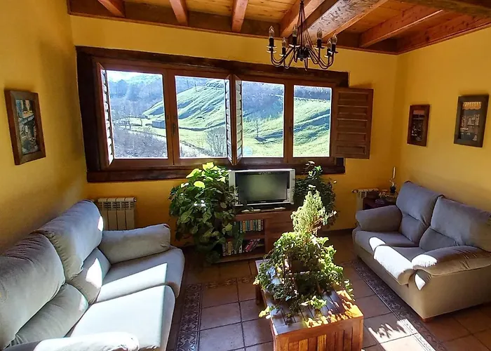 La Vieja Escuela Pensionat San Roque de Ríomiera