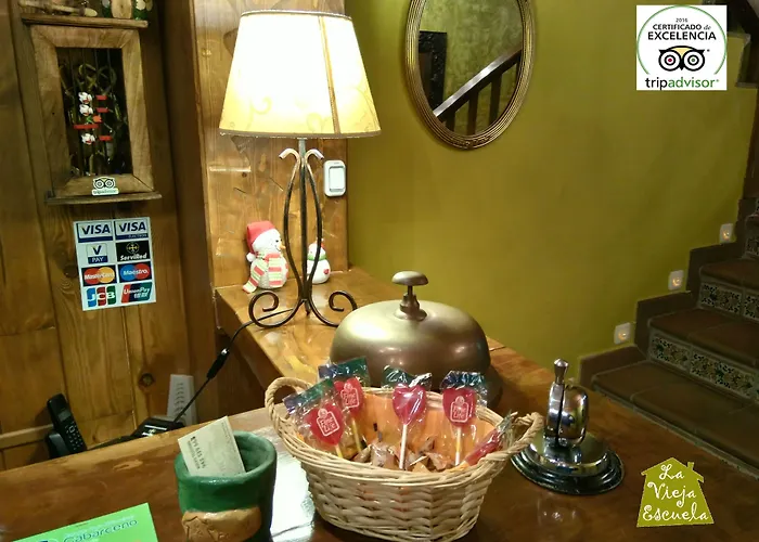 La Vieja Escuela 3* San Roque de Ríomiera