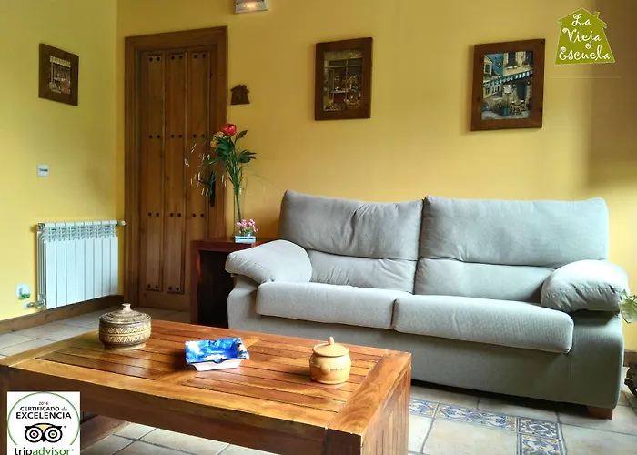 La Vieja Escuela Pensionat San Roque de Ríomiera