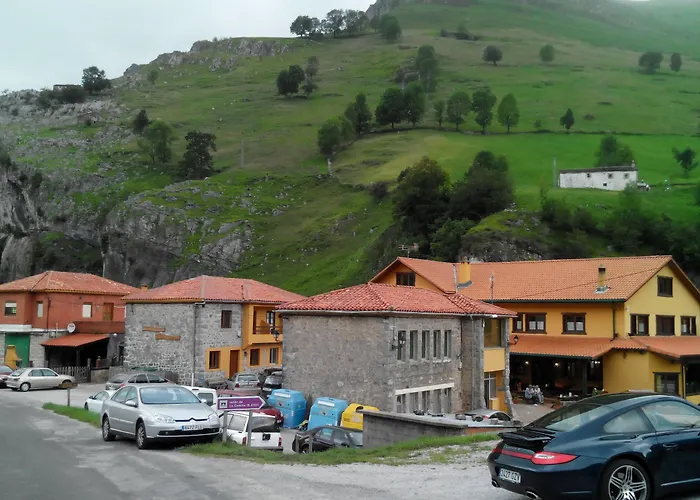 La Vieja Escuela Pensionat 3*